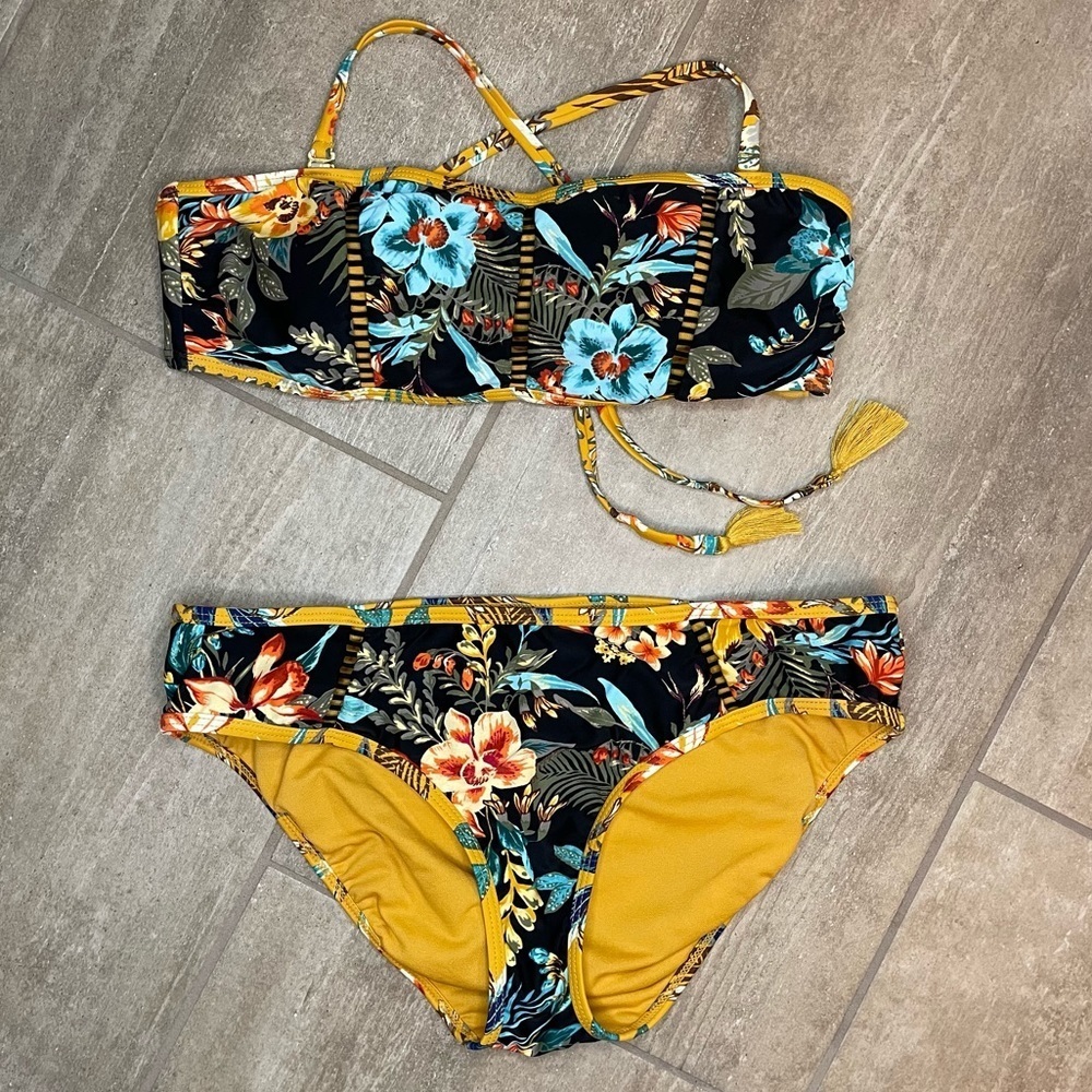 TIME And Tru Tropical Floral Bikini Swimsuit Junior’s Size Small (4-6) New